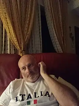 Alexis Bull online show from July 24, 2026, 9:46 pm