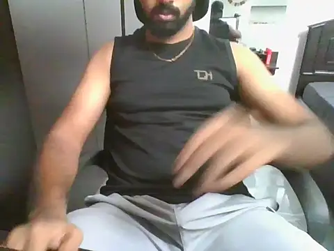 lovelyakash69 online show from April 29, 2026, 10:08 am