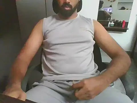 lovelyakash69 online show from May 6, 2026, 7:46 am