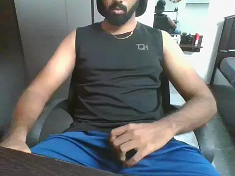 lovelyakash69 online show from May 11, 2026, 5:57 am
