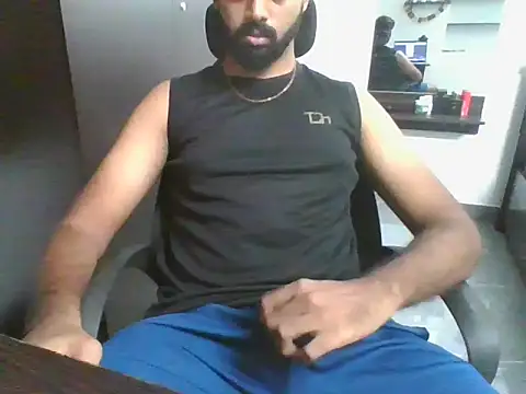 lovelyakash69 online show from May 22, 2026, 8:21 am