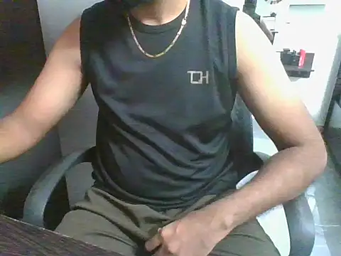lovelyakash69 online show from May 25, 2026, 6:52 am
