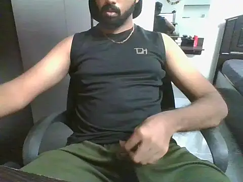 lovelyakash69 online show from May 31, 2026, 9:38 am