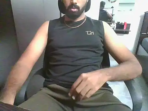 lovelyakash69 online show from June 2, 2026, 5:20 am