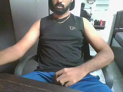 lovelyakash69 online show from June 4, 2026, 7:36 am