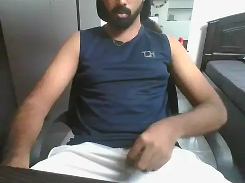 lovelyakash69 online show from June 6, 2026, 10:42 am