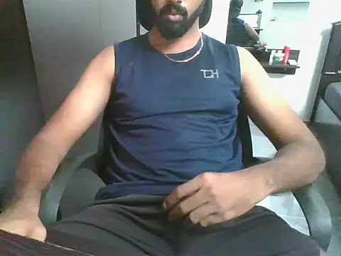 lovelyakash69 online show from June 13, 2026, 7:28 am