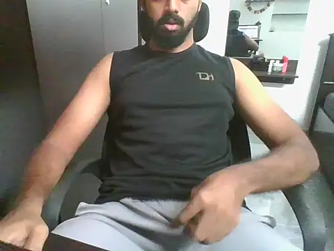 lovelyakash69 online show from June 23, 2026, 7:39 am