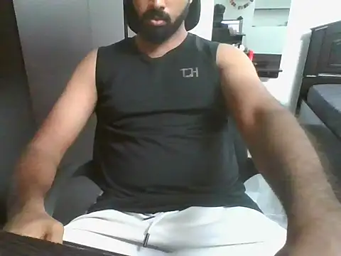 lovelyakash69 online show from June 29, 2026, 10:37 am