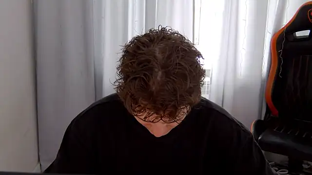 Snapshot of DanyDavis chatting on April 19, 2026, 12:15 pm DanyDavis online show from April 19, 2026, 12:15 pm