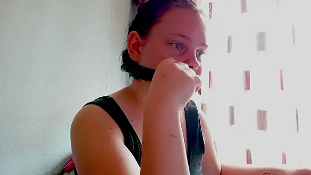SweetPiggyx online show from August 4, 2026, 11:13 am