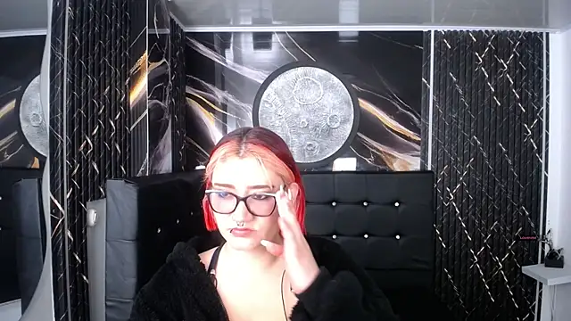 Cerecitaa02  online show from July 15, 2026, 11:21 pm