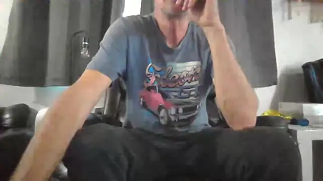 Lovyourpuss online show from July 19, 2026, 2:15 am