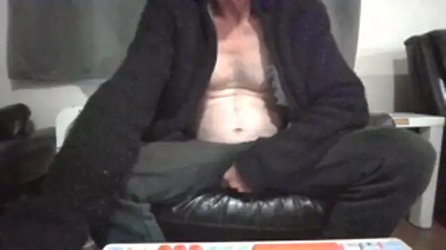 Lovyourpuss online show from July 31, 2026, 9:47 pm