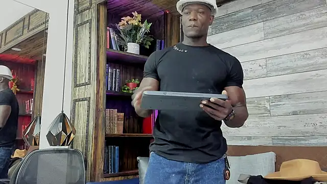 MarcusBlack  online show from August 5, 2026, 11:46 am