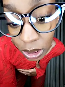 Snapshot of chocolatehotwife chatting on May 9, 2026, 1:44 am chocolatehotwife online show from May 9, 2026, 1:44 am