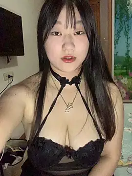 xialuo25 online show from April 30, 2026, 4:35 pm