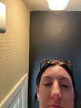 sweetsirenn online show from July 15, 2026, 2:55 pm