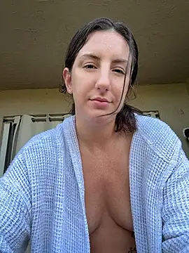 sweetsirenn online show from July 27, 2026, 12:56 pm