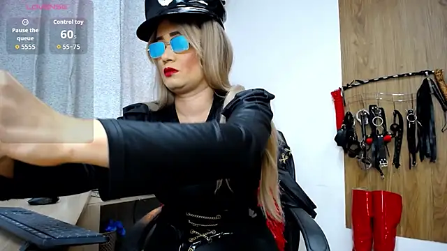 KristhalRasmussel online show from November 22, 2025, 10:20 pm