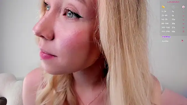 Snapshot of DanaCandy chatting on July 8, 2026, 11:42 pm DanaCandy online show from July 8, 2026, 11:42 pm