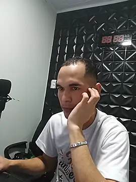 Alejandro260785 online show from July 17, 2026, 4:23 pm