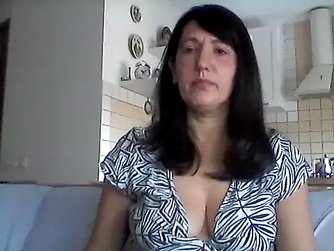 Elena48324 online show from July 12, 2026, 7:10 am