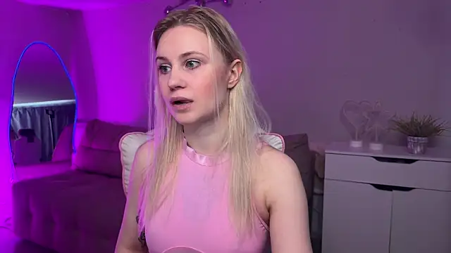 Sofia Kenwood online show from April 30, 2026, 3:02 am
