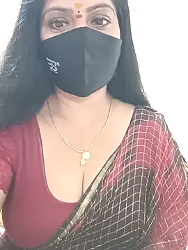 shivani27 online show from June 10, 2026, 9:03 pm