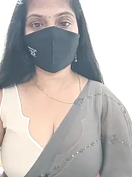 shivani27 online show from June 13, 2026, 7:01 pm
