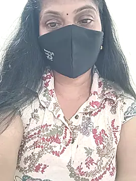 shivani27 online show from June 26, 2026, 5:17 pm