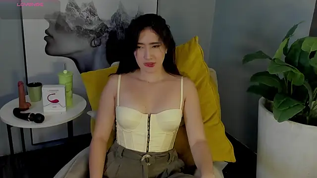 Skyyle  online show from July 19, 2026, 5:27 pm