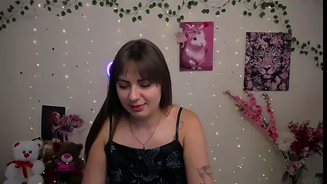 Amanda Bright  online show from July 25, 2026, 8:23 am