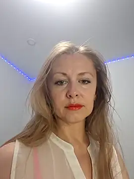 VChelsiV online show from August 4, 2026, 7:27 pm