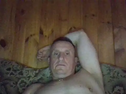 Maksymilian1 online show from May 17, 2026, 6:37 pm