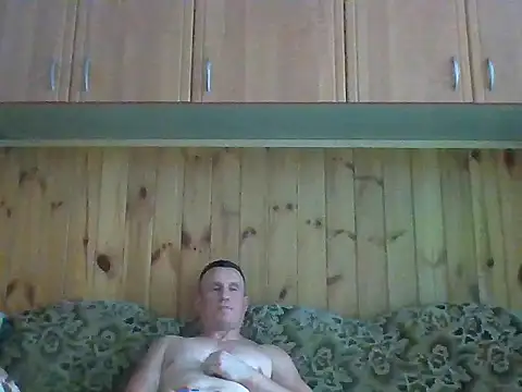 Maksymilian1 online show from May 24, 2026, 2:22 pm