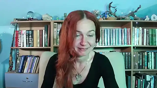 Foxilady357 online show from May 18, 2026, 2:01 pm