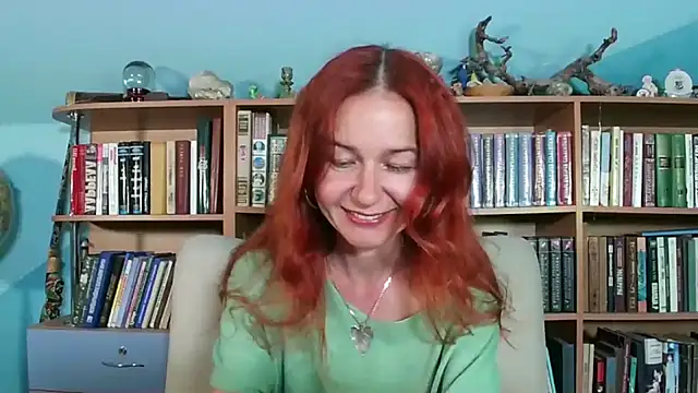 Foxilady357 online show from May 25, 2026, 1:28 pm