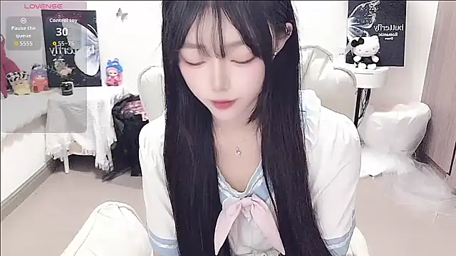 -EEBABY online show from June 13, 2026, 2:37 pm