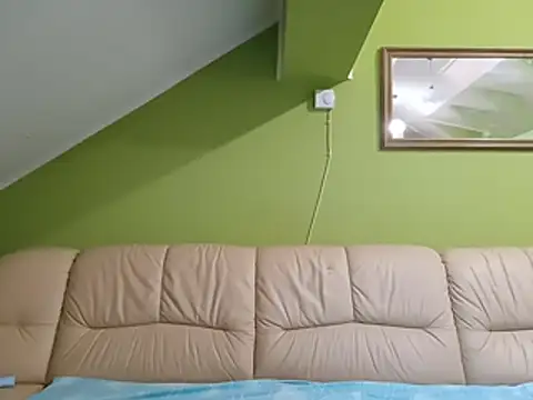 milf44milf online show from July 22, 2026, 5:10 am