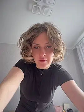 KellyKeler online show from July 24, 2026, 10:24 am