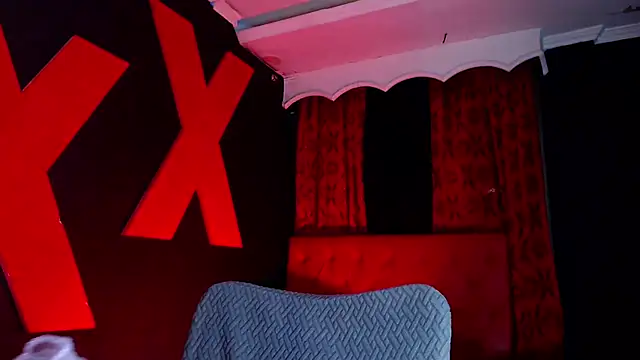 abrilbigcock online show from July 19, 2026, 11:30 pm