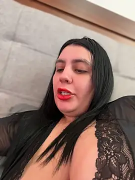 victoria amatista  online show from June 25, 2026, 8:35 pm
