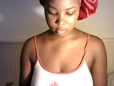 zoe215 online show from June 30, 2026, 10:27 am