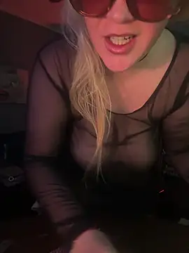 Granlady7 online show from April 30, 2026, 1:23 am