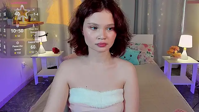 EmilyChaves online show from July 14, 2026, 10:43 am
