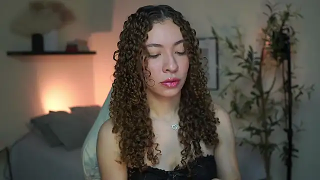 isabella-garcia- online show from July 5, 2026, 12:12 pm