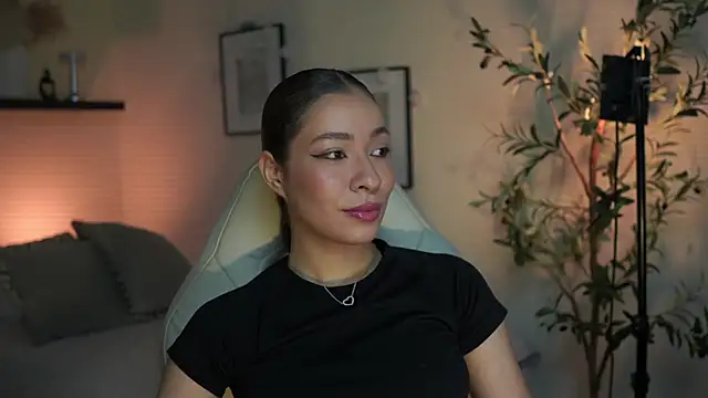 isabella-garcia- online show from July 15, 2026, 1:33 am