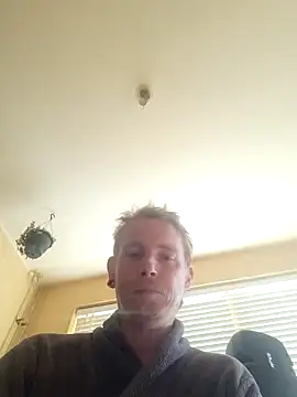 piercingpik online show from May 13, 2026, 11:40 am