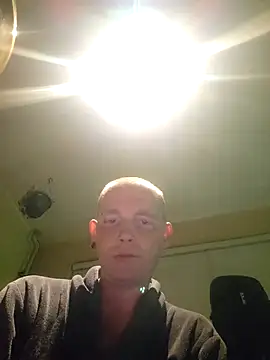 piercingpik online show from June 11, 2026, 8:40 pm